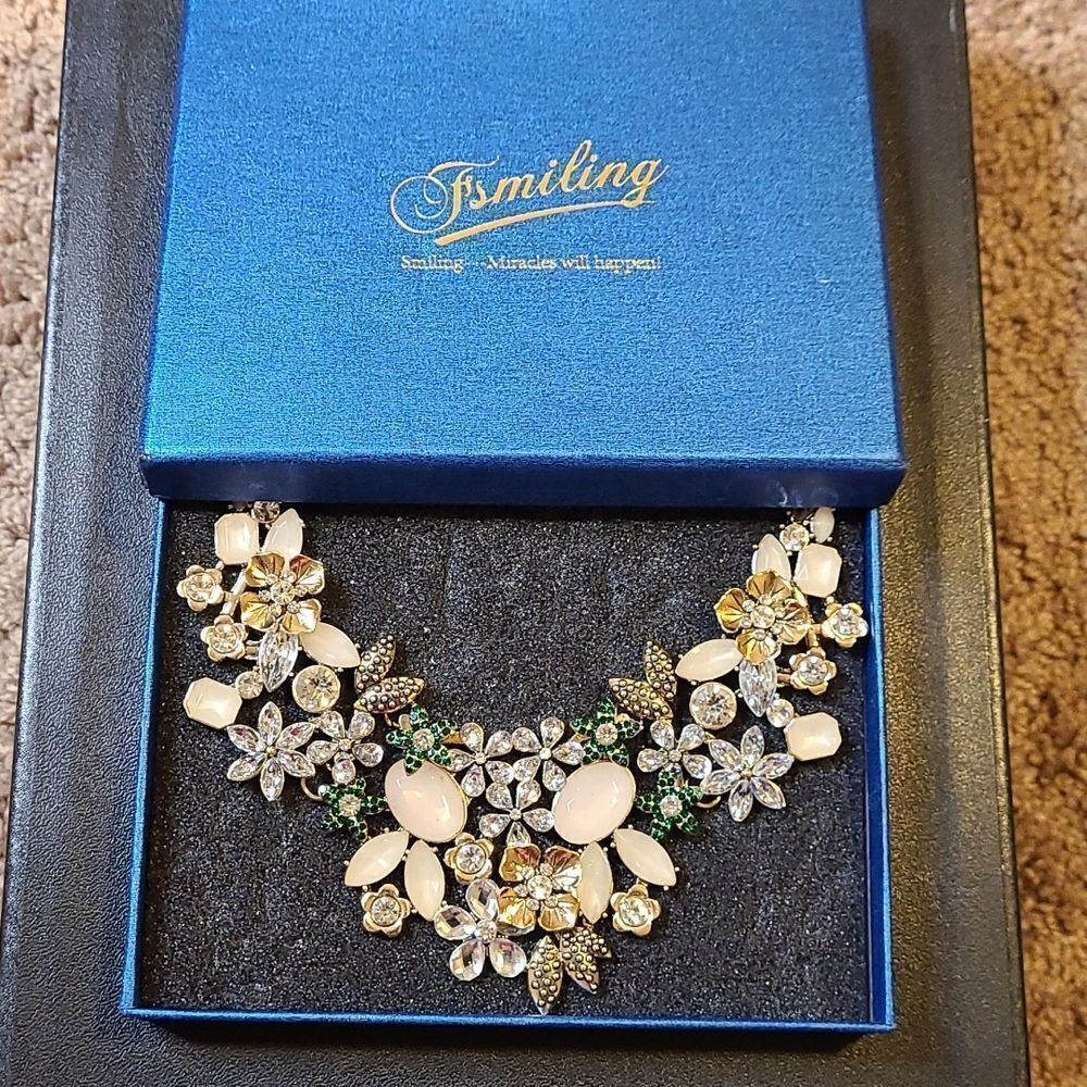 Statement FSmiling Floral Necklace in vintage Gold with rhinestone accents. - Picture 1 of 4
